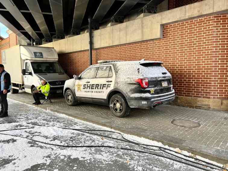 《生化危机》新电影片场照曝光：白雪皑皑的浣熊市？